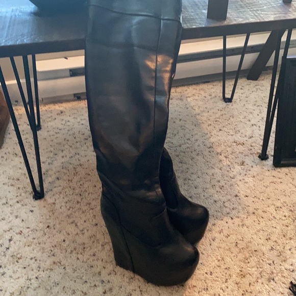 Gorgeous Brand new Jeffrey Campbell Dare Devil Boots - Picture 1 of 4